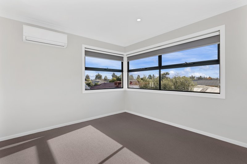 Photo - 2/17 Wilton Close, Wyndham Vale VIC 3024 - Image 5