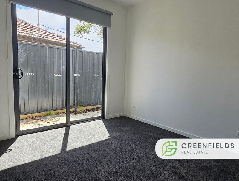 Photo - 2/17 Woods Street, Laverton VIC 3028 - Image 5