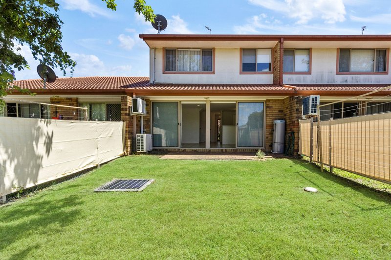 Photo - 2/17 Yaun Street, Coomera QLD 4209 - Image 9