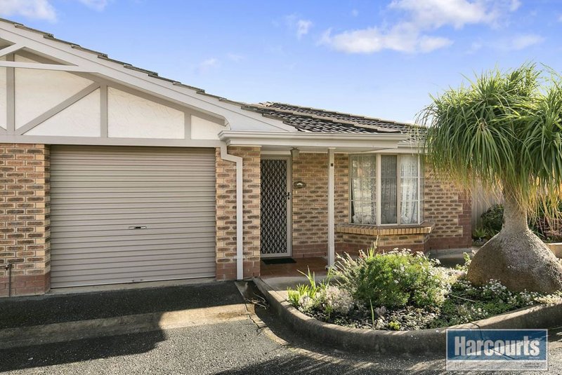 Photo - 2/17 Zwerner Drive, Hallett Cove SA 5158 - Image 2