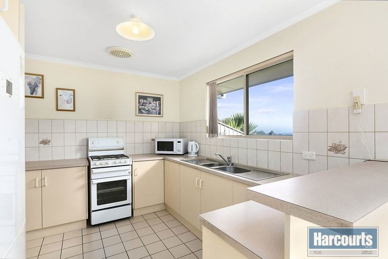 Photo - 2/17 Zwerner Drive, Hallett Cove SA 5158 - Image 5