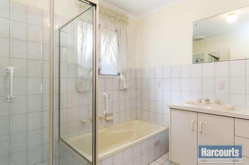 Photo - 2/17 Zwerner Drive, Hallett Cove SA 5158 - Image 9