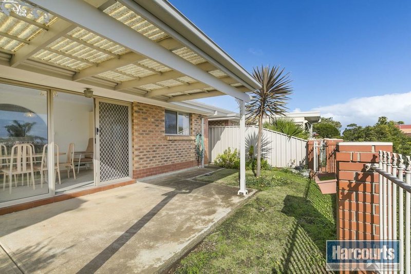 Photo - 2/17 Zwerner Drive, Hallett Cove SA 5158 - Image 10