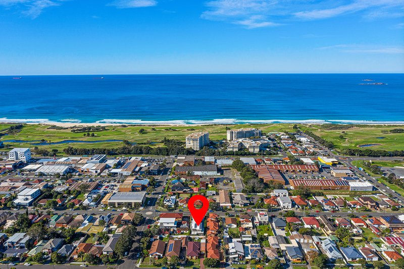 Photo - 2/170 Kembla Street, Wollongong NSW 2500 - Image 8