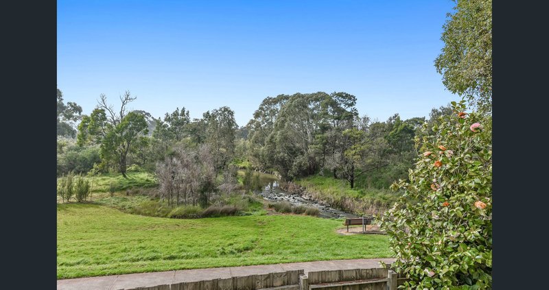 Photo - 2/171 Outlook Drive, Dandenong North VIC 3175 - Image 2