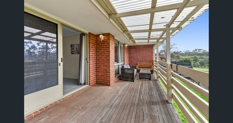 Photo - 2/171 Outlook Drive, Dandenong North VIC 3175 - Image 3