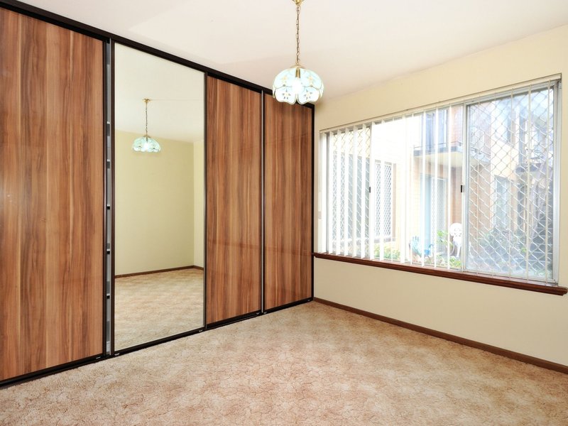 Photo - 2/171 Safety Bay Road, Shoalwater WA 6169 - Image 4