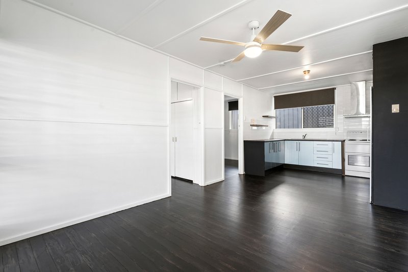 Photo - 2/172 Jellicoe Street, Newtown QLD 4350 - Image 2