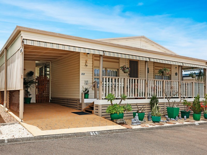 217/25 Mulloway Road, Chain Valley Bay NSW 2259