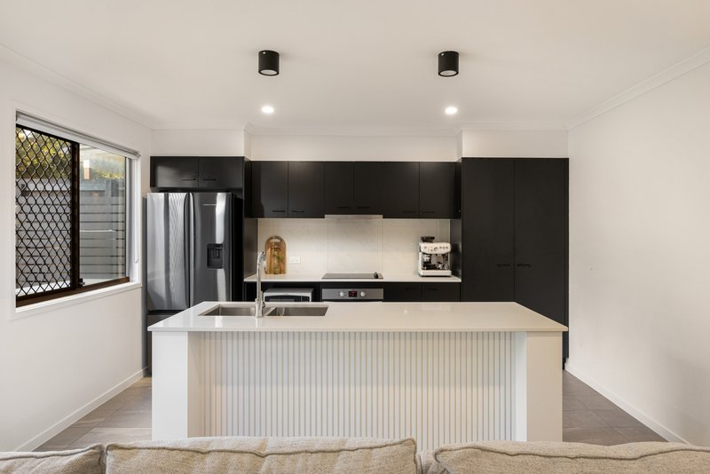 Photo - 2/174 Norris Road, Bracken Ridge QLD 4017 - Image 2