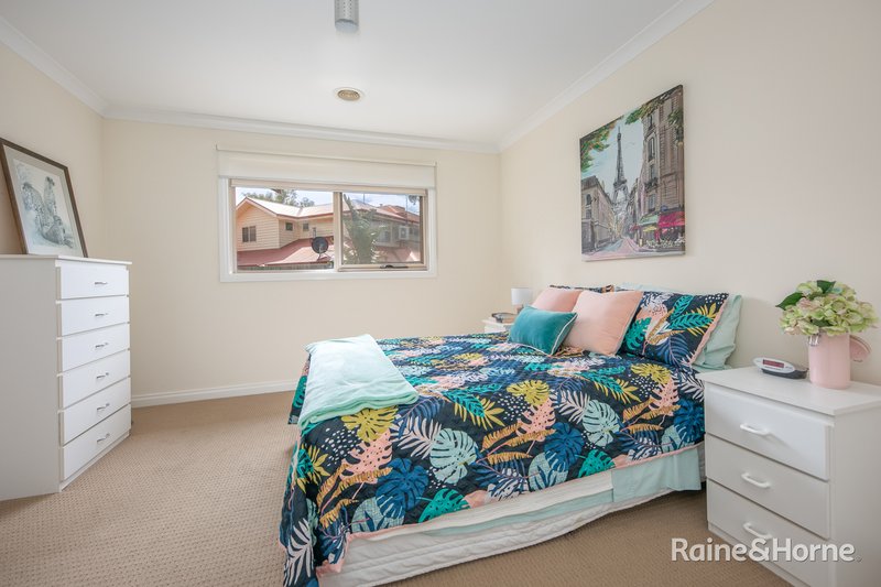 Photo - 2/175 O'Shanassy Street, Sunbury VIC 3429 - Image 4