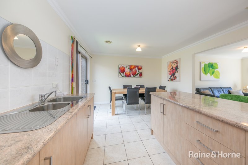 Photo - 2/175 O'Shanassy Street, Sunbury VIC 3429 - Image 10