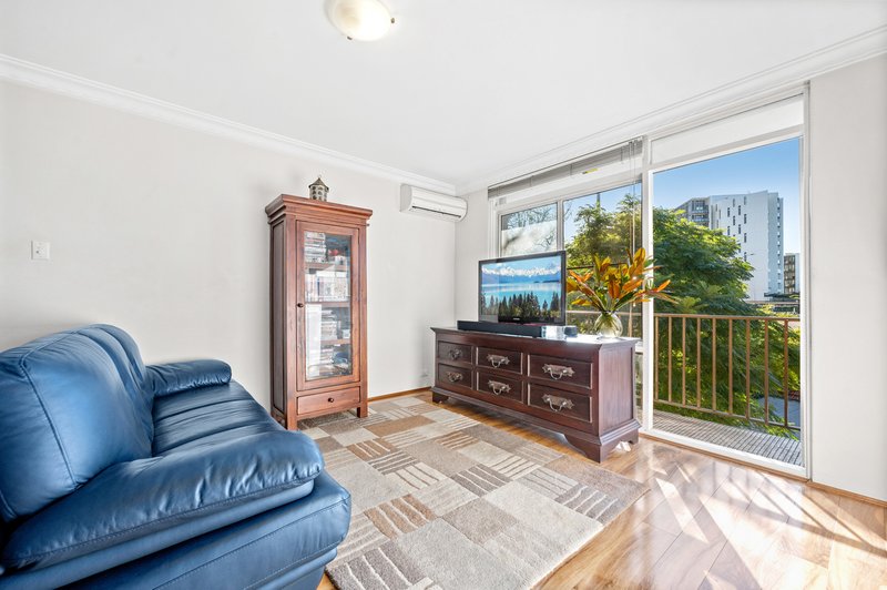 Photo - 21/76 Lenthall Street, Kensington NSW 2033 - Image 2