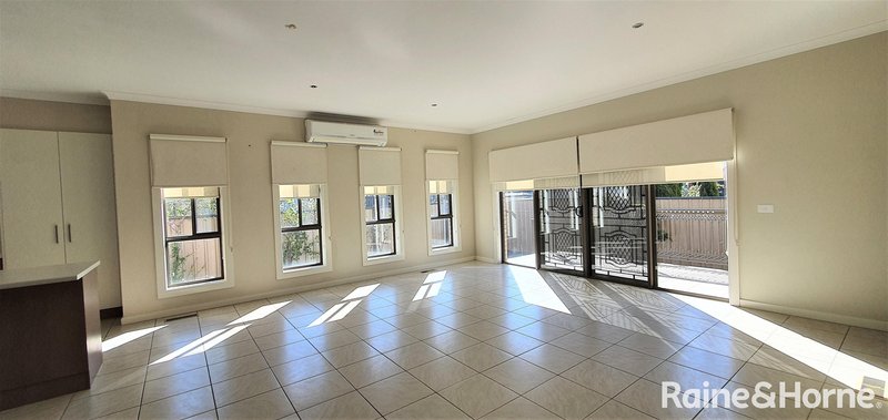 Photo - 2/177 Copernicus Way, Keilor Downs VIC 3038 - Image 5