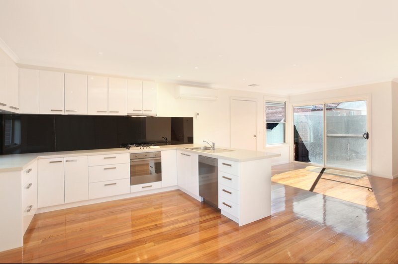 Photo - 2/177 Neerim Road, Carnegie VIC 3163 - Image 3