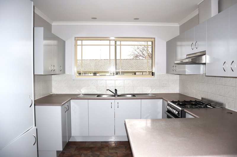 Photo - 2/178 Durham Street, Bathurst NSW 2795 - Image 3