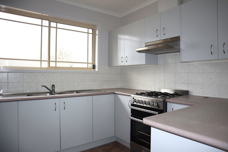 Photo - 2/178 Durham Street, Bathurst NSW 2795 - Image 4
