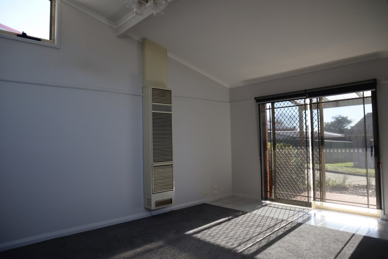 Photo - 2/178 Durham Street, Bathurst NSW 2795 - Image 5
