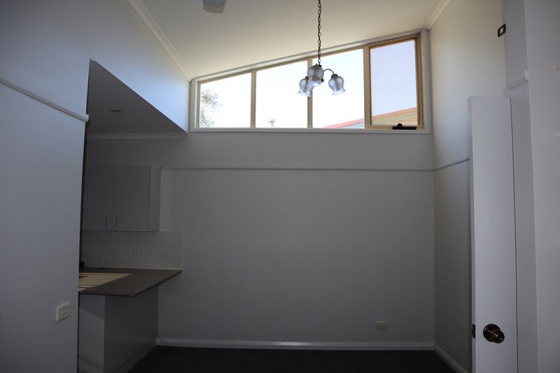 Photo - 2/178 Durham Street, Bathurst NSW 2795 - Image 6