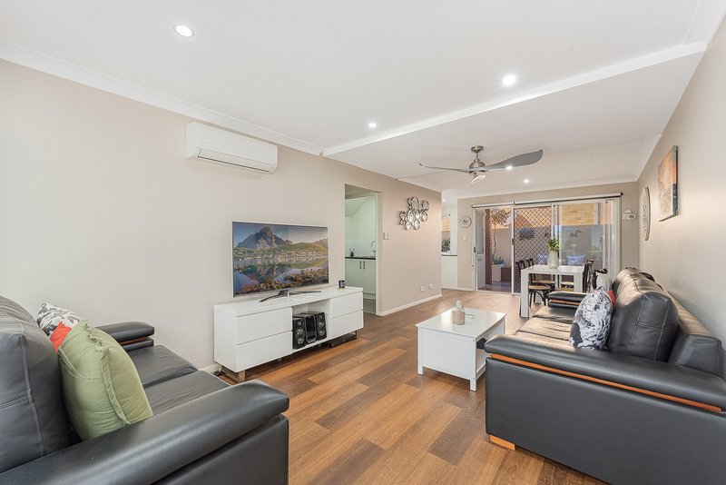 Photo - 2/178 Prince Edward Parade, Scarborough QLD 4020 - Image 1
