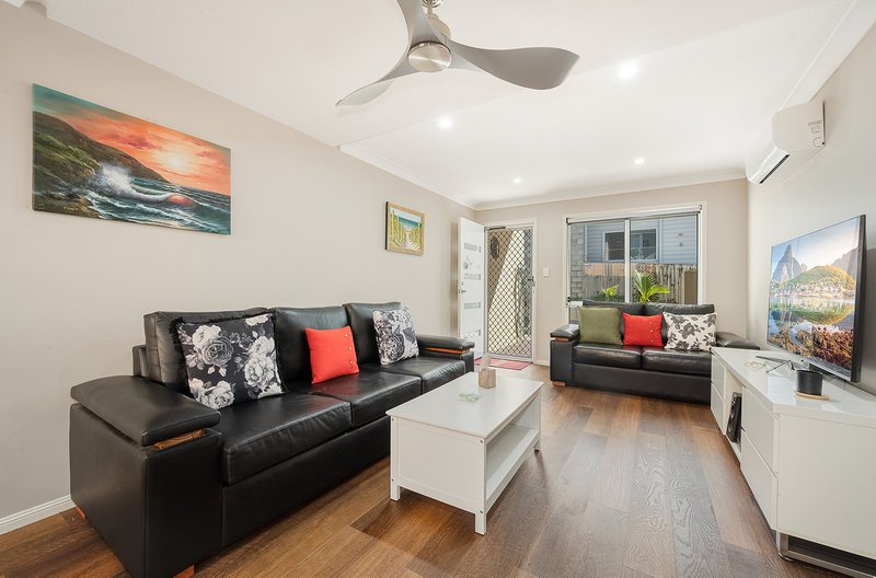 Photo - 2/178 Prince Edward Parade, Scarborough QLD 4020 - Image 5