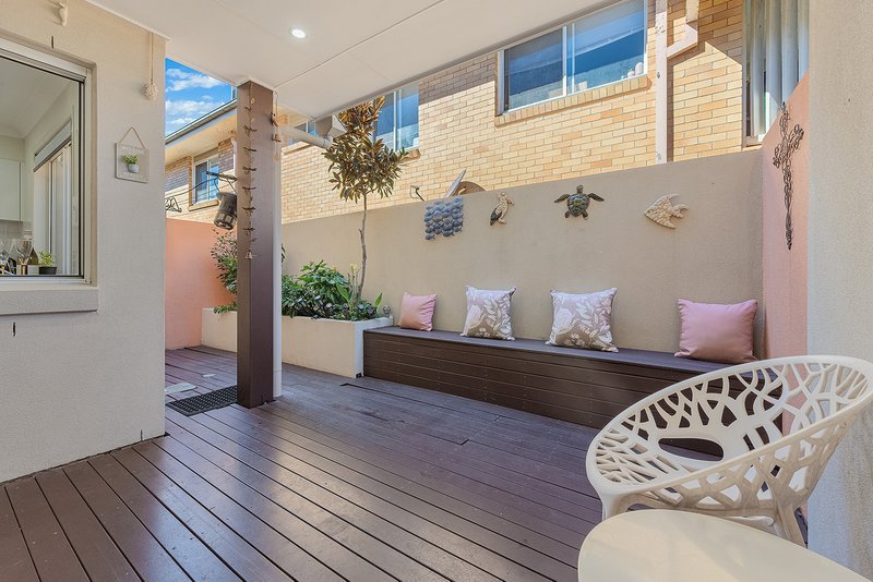 Photo - 2/178 Prince Edward Parade, Scarborough QLD 4020 - Image 6