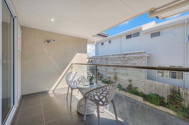 Photo - 2/178 Prince Edward Parade, Scarborough QLD 4020 - Image 10