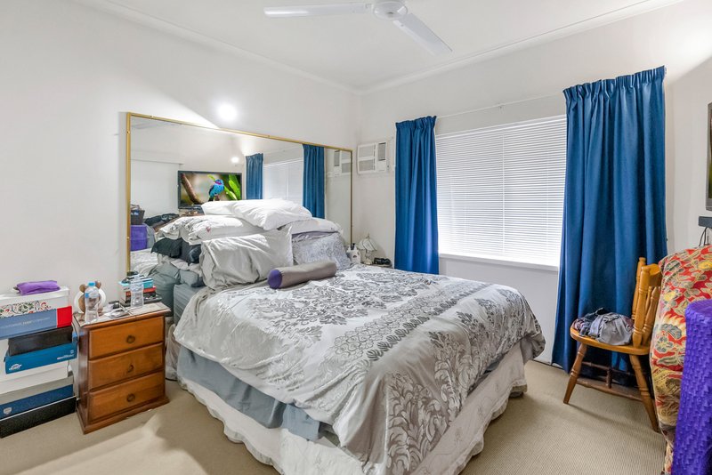 Photo - 2/18-20 Rose Street, Westcourt QLD 4870 - Image 4