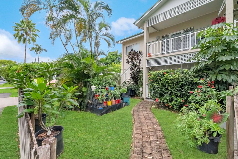 Photo - 2/18-20 Rose Street, Westcourt QLD 4870 - Image 9