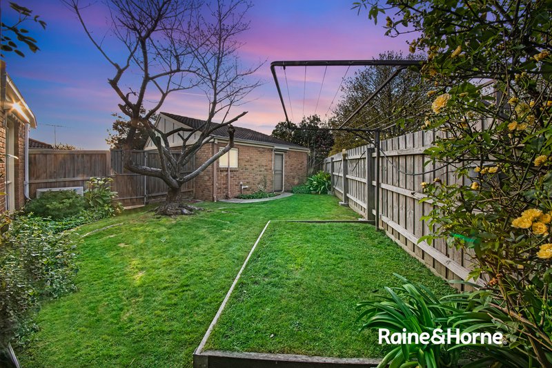 Photo - 2/18-20 Tamarisk Road, Narre Warren VIC 3805 - Image 15