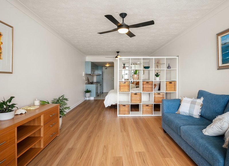 Photo - 2/18-20 Waterloo Street, Narrabeen NSW 2101 - Image 3