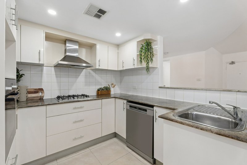 Photo - 2/18-24 Higgins Street, Penrith NSW 2750 - Image 3