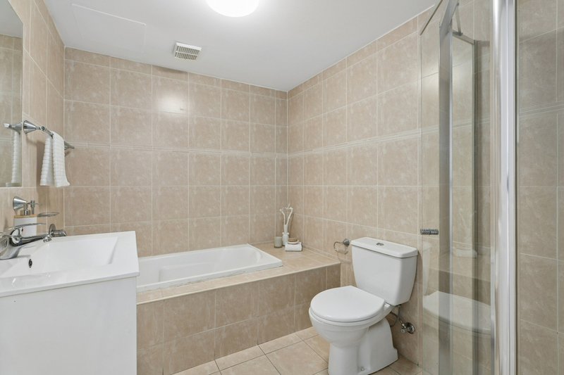 Photo - 2/18-24 Higgins Street, Penrith NSW 2750 - Image 8