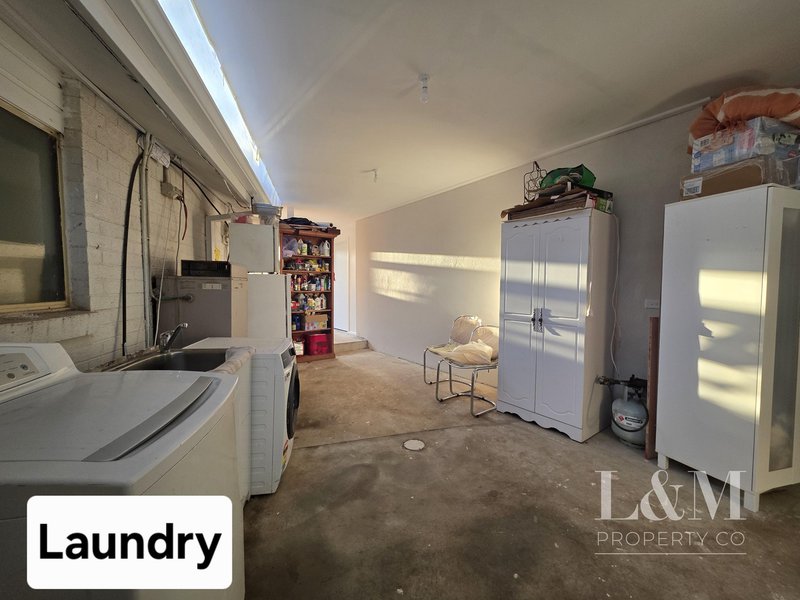 Photo - 2/18 Balook Court, Meadow Heights VIC 3048 - Image 5