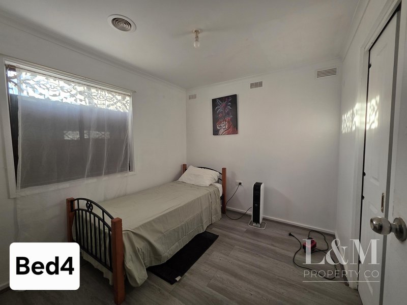 Photo - 2/18 Balook Court, Meadow Heights VIC 3048 - Image 10