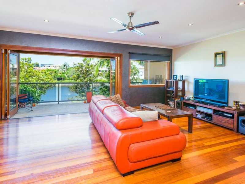 2/18 Bayswater Av , Varsity Lakes QLD 4227