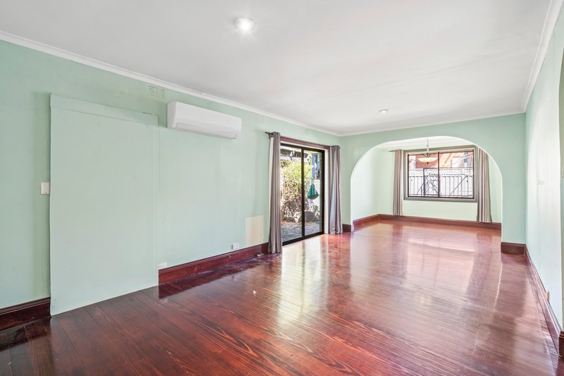 Photo - 2/18 Bridges Avenue, Coburg North VIC 3058 - Image 3