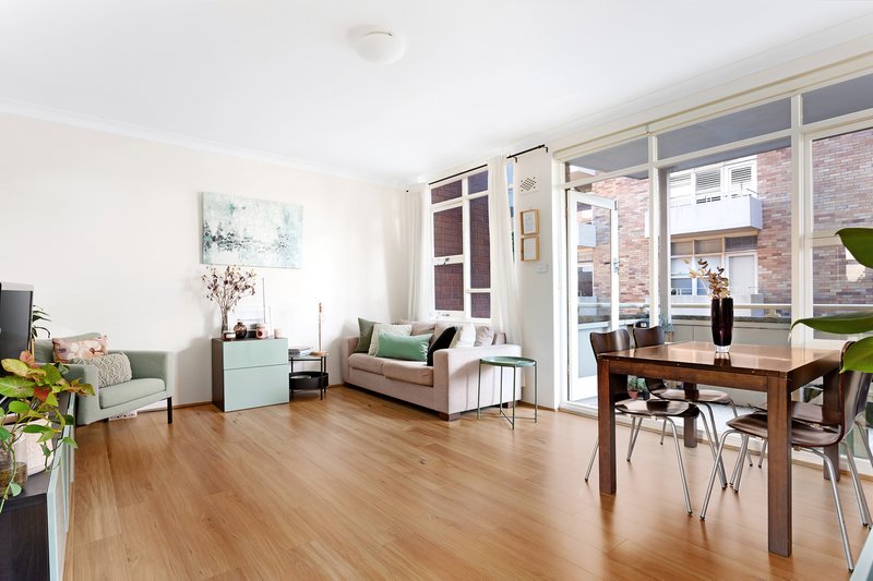 Photo - 2/18 Carabella Street, Kirribilli NSW 2061 - Image 3