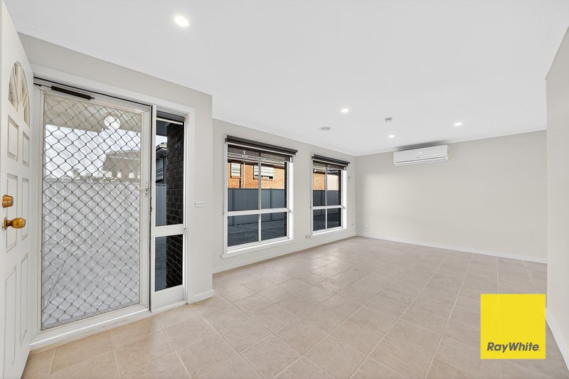 Photo - 2/18 Carroll Street, Deer Park VIC 3023 - Image 2