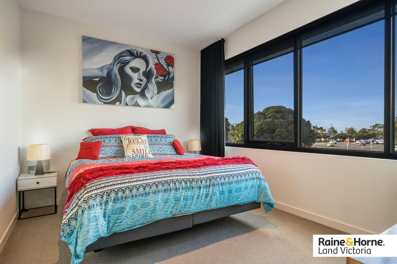 Photo - 2/18 Cavendish Street, Geelong VIC 3220 - Image 5
