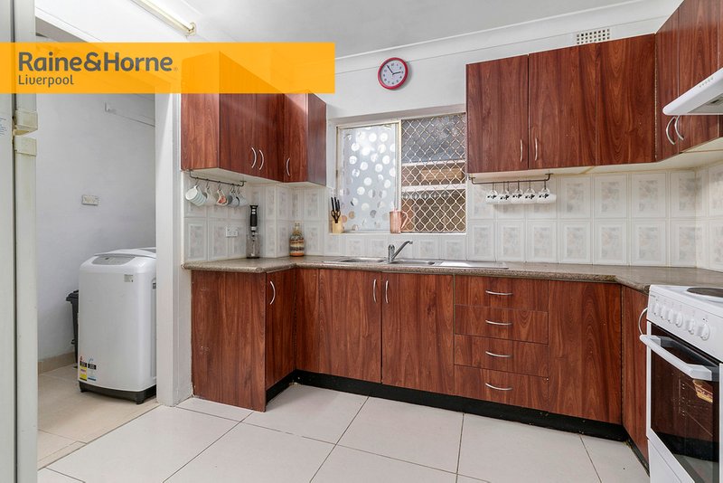 Photo - 2/18 Drummond Street, Warwick Farm NSW 2170 - Image 5