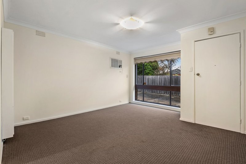 Photo - 2/18 Duffy Street, Reservoir VIC 3073 - Image 2