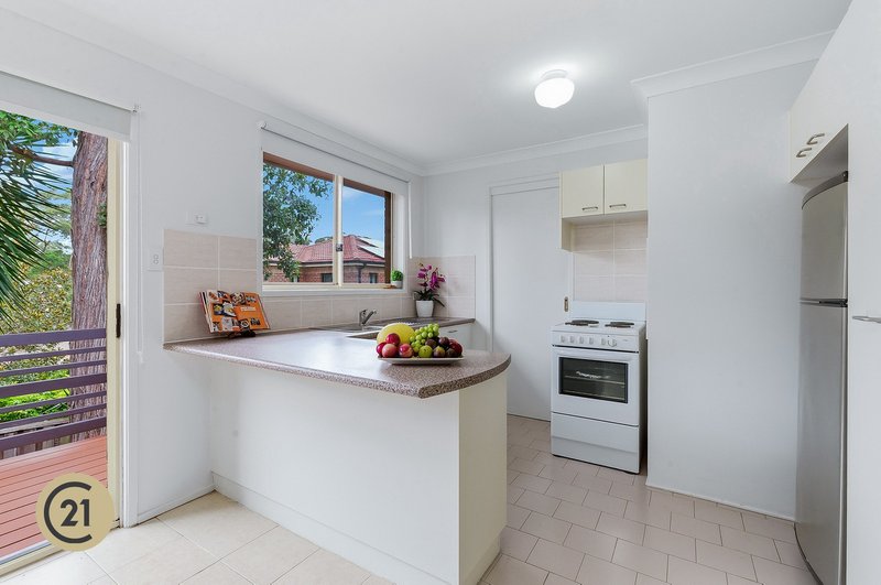 Photo - 2/18 Elabana Crescent, Castle Hill NSW 2154 - Image 4