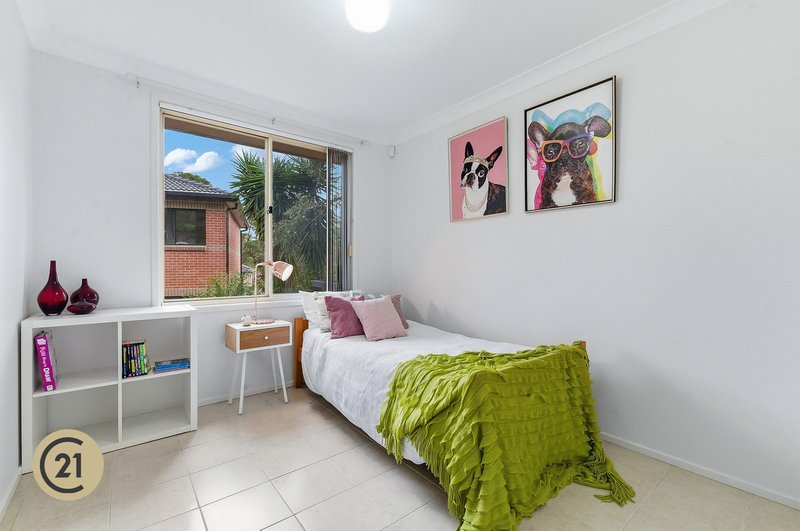 Photo - 2/18 Elabana Crescent, Castle Hill NSW 2154 - Image 6