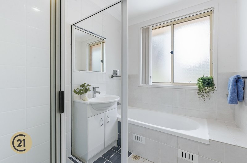 Photo - 2/18 Elabana Crescent, Castle Hill NSW 2154 - Image 8
