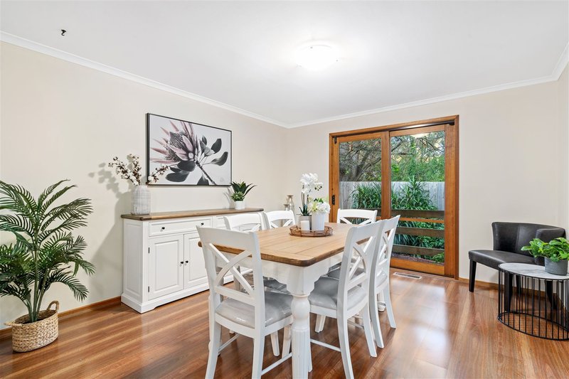 Photo - 2/18 Ellison Street, Blackburn VIC 3130 - Image 4