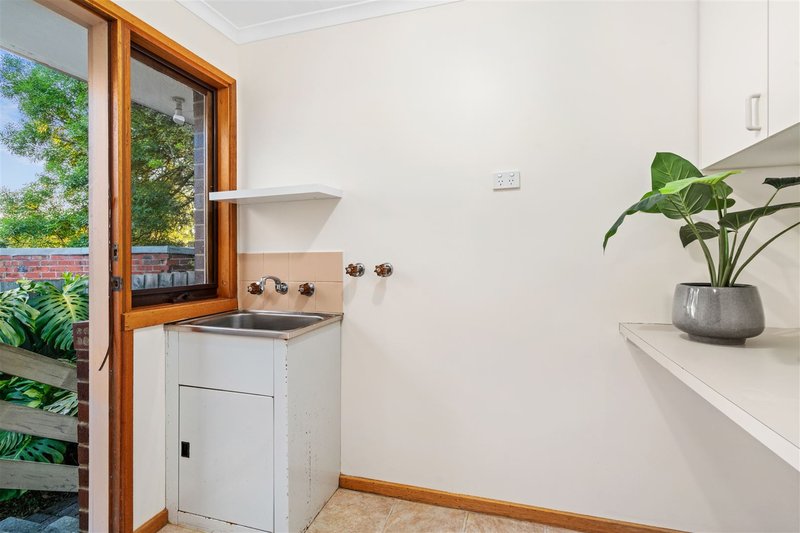 Photo - 2/18 Ellison Street, Blackburn VIC 3130 - Image 12