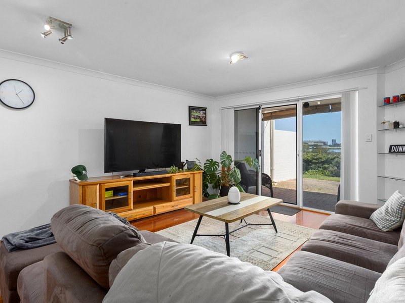 Photo - 2/18 Fogerthorpe Crescent, Maylands WA 6051 - Image 4