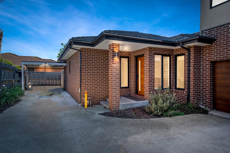 2/18 Gardiner Avenue, Dandenong North VIC 3175