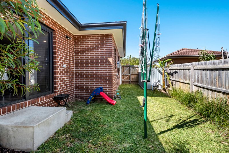 Photo - 2/18 Gardiner Avenue, Dandenong North VIC 3175 - Image 12